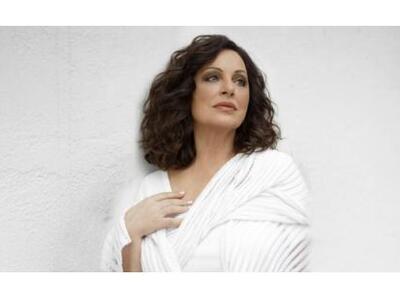 Γιατί ζητάει συγγνώμη η Χάρις Αλεξίου απ...