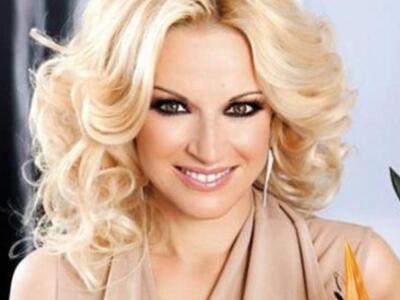 Μαρία Μπεκατώρου: Θα βαφτίσει την κόρη τ...