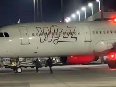 Γερμανία: Δύο επιβάτες έτρεχαν στον διάδ...