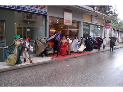 Ο χορος των Βενετσιάνων στην αγορά της Ν...