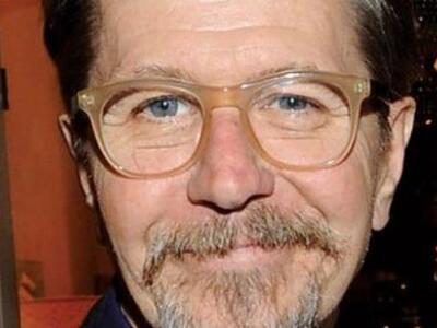 Ο Gary Oldman συμπράττει με τον Kevin Co...