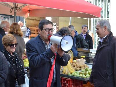 Πάτρα: Με... ντουντούκα στις λαϊκές ο Πε...