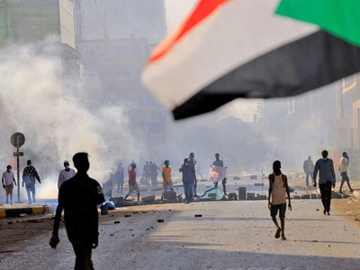 Σουδάν: Πυρά έπεσαν στο όχημα του Μητροπ...
