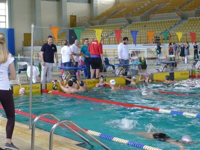 Πολυπληθής η κολυμβητική αποστολή του ΝΟ...