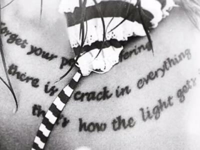 ΔΕΙΤΕ το τατουάζ της Μαίρης Συνατσάκη με...