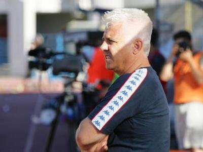 O προπονητής της Παναχαϊκής Γιάννης Παπα...