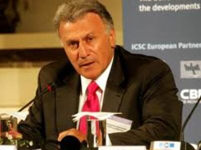 O Ψωμιάδης υπάκουσε και... απέσυρε τον αδελφό του 