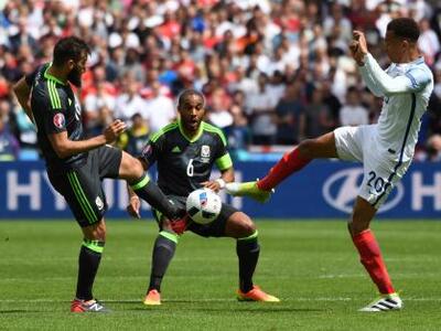 EURO 2016: Aνατροπή και νίκη για την Αγγλία