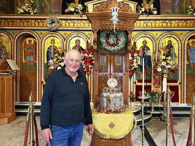 Ο ανθοστόλιστος ναός της Αγίας Ειρήνης Ρ...