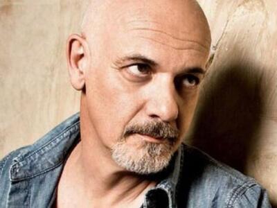 Γιώργος Κιμούλης:Δείτε τον  γυμνό πάνω σ...