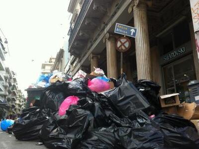 Πάτρα: Βρωμάει η πόλη - Πάνω από 1.000 τ...