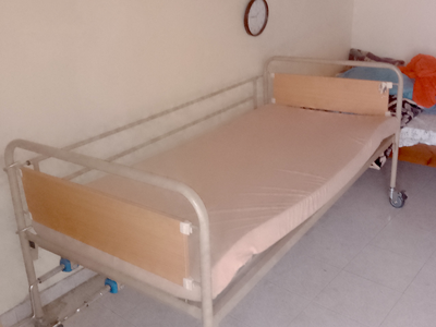 Πωλείται νοσοκομειακό κρεβάτι