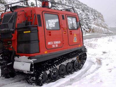 Οι πυροσβέστες απεγκλώβισαν εξαμελή οικο...