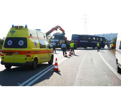 Λεωφορείο του ΚΤΕΛ συγκρούστηκε με Ι.Χ. αυτοκίνητο