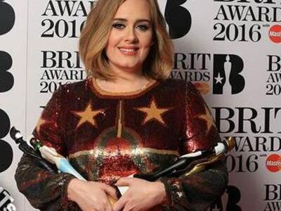 Ο τυφώνας “Adele” σάρωσε και στα Βρετανικά βραβεία