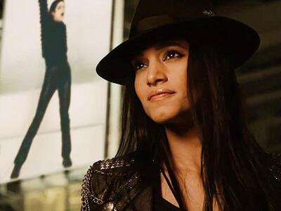 Δείτε το βιντεοκλίπ του νέου τραγουδιού ...