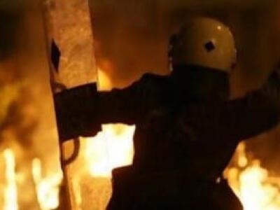 Αναρχικοί εναντίον αστυνομικών στα Εξάρχεια 