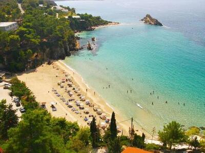 Πλατύς Γιαλός (Κεφαλονιά): Τιρκουάζ νερά...