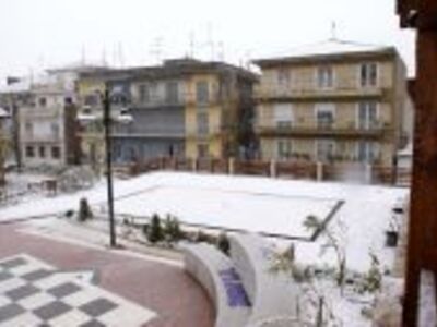 "Έπεσαν" τα πρώτα χιόνια σε Φλ...