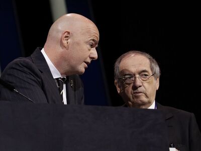 Από πρόεδρος της γαλλικής ομοσπονδίας, σ...