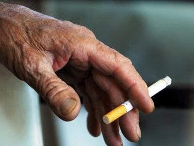 Παράνομο ένα στα πέντε τσιγάρα που κυκλο...