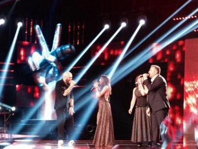 Εντυπωσιακή η έναρξη των lives του The V...