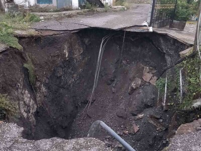 Αιτωλοακαρνανία: Καθίζηση εδάφους με κρα...