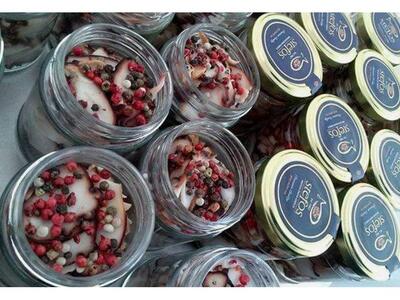 Αυγοτάραχο και καπνιστό χταπόδι για το ο...