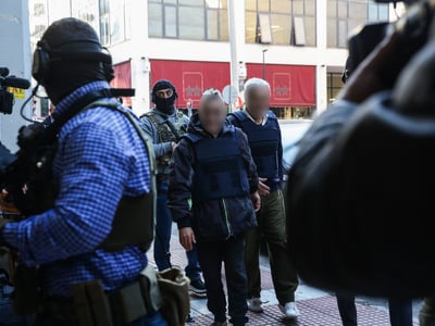 Στην Εισαγγελία Πειραιά οι συλληφθέντες ...