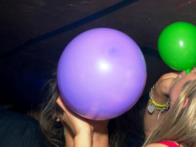 Πουλούσαν μπαλόνια με αέριο γέλιου στο Ηράκλειο