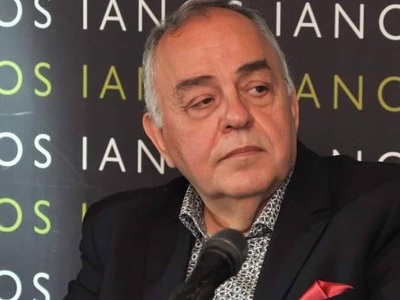 Στην Πάτρα ο Θοδωρής Δεύτος με το νέο το...