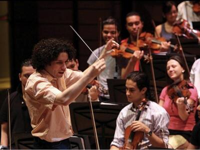 Ντοκιματέρ αφιερωμένο στον Ντίνο Μούρτζη 