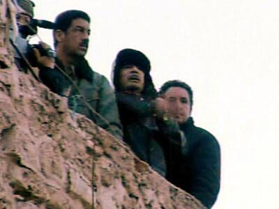 Καντάφι σε παράκρουση: Κάνω πόλεμο- Ανοί...