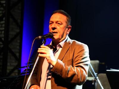 Η πολυπληθής συνεστίαση της Ανυπότακτης ...