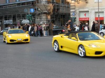 Βόλτες στη Piazza del Popolo με τη Ferra...
