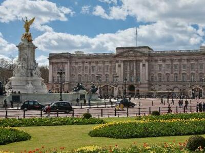 Ζητείται υπάλληλος στο... Μπάκινγχαμ!