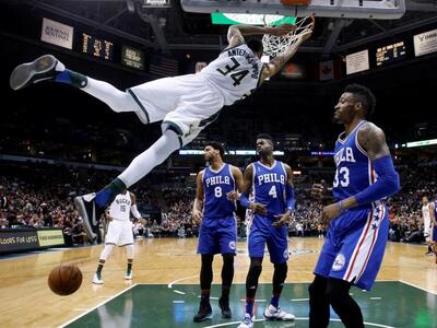 ΝΒΑ: Νέα εντυπωσιακή εμφάνιση του Αντετο...