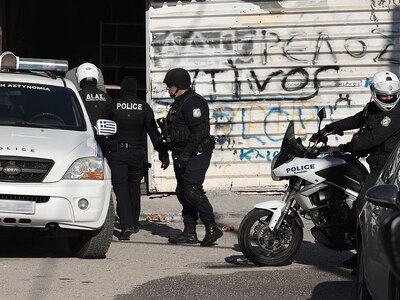 Πάτρα: 17 συλλήψεις Ρομά, εκ των οποίων ...