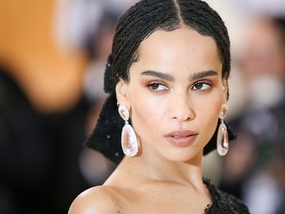 ZOE KRAVITZ Η ΠΙΟ ΚΑΛΟΝΤΥΜΕΝΗ ΔΙΑΣΗΜΟΤΗΤ...