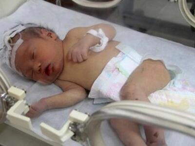 Βρέθηκε η μητέρα που πέταξε το παιδί της...