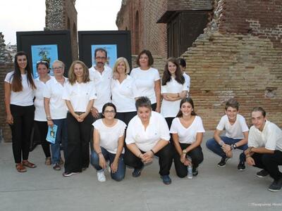 Ο Ανδρέας Α. Ανδριόπουλος και οι εθελοντ...