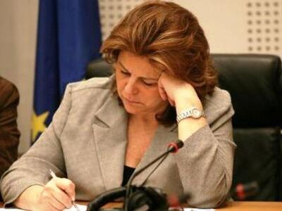 Κατσέλη: Με το δημοψήφισμα τα τίναξε όλα...