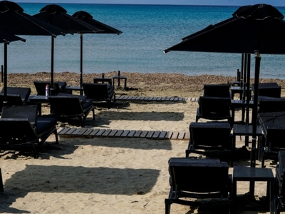 Ξαπλώστρες: Οι τιμές στις παραλίες έχουν...