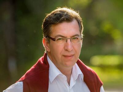 Παραιτείται από το Δημοτικό Συμβούλιο Αι...