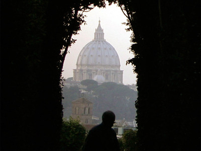 Οι ραδιοπομποί του Βατικανού θέτουν σε κ...