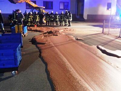 Γερμανία: Ένας τόνος σοκολάτας πλημμύρισ...