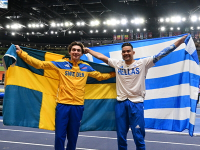 Ο Μόντο Ντουπλάντις «έβγαλε το καπέλο» σ...