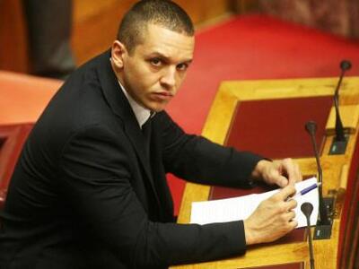 Ένταση στη Βουλή - Ο Κασιδιάρης αποκάλεσ...