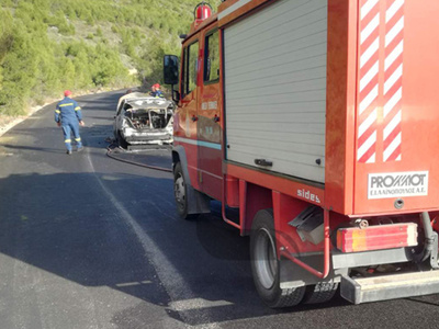 Λουτράκι: Αυτοκίνητο τυλίχθηκε στις φλόγες και κάηκε ολοσχερώς– Από θαύμα σώθηκαν τέσσερις γυναίκες (photos) Λουτράκι: Αυτοκίνητο τυλίχθηκε στις φλόγες και κάηκε ολοσχερώς– Από θαύμα σώθηκαν τέσσερις γυναίκες (photos)
