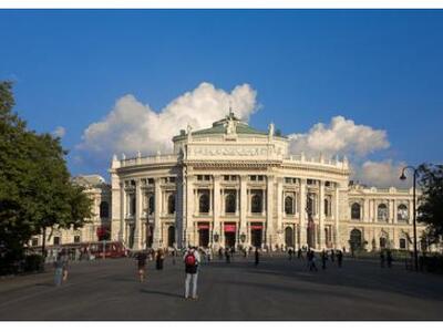 Βιέννη: Η Έλσα Καστέλλα παρουσίασε το &q...